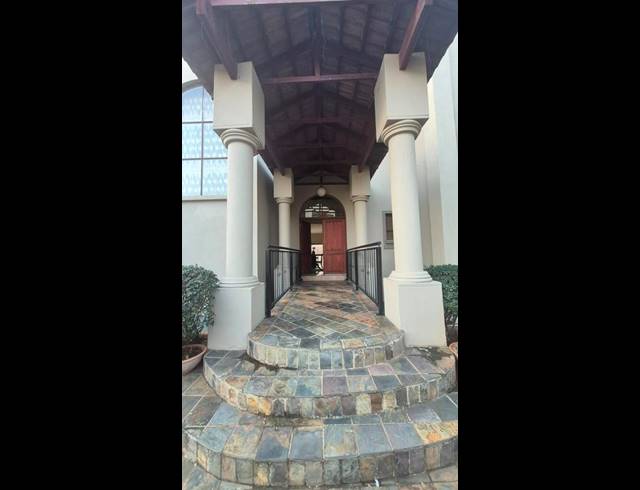 4 BEDROOM HOUSE FOR SALE IN RASLOUW